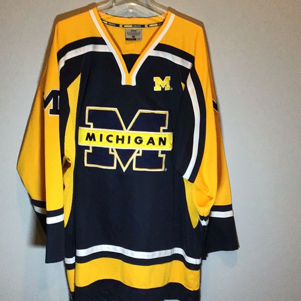 Michigan Wolverines Hockey Jersey autographed by Mike Knuble